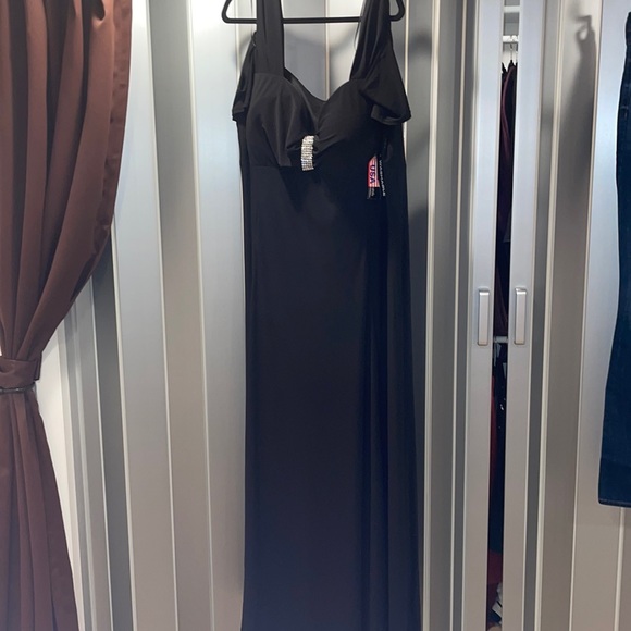 Plus Size Prom Dress Cold Shoulder NWT✅ - Picture 3 of 5